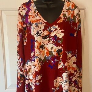 Lildy burgundy floral tunic w/ hi low hem new size 2X